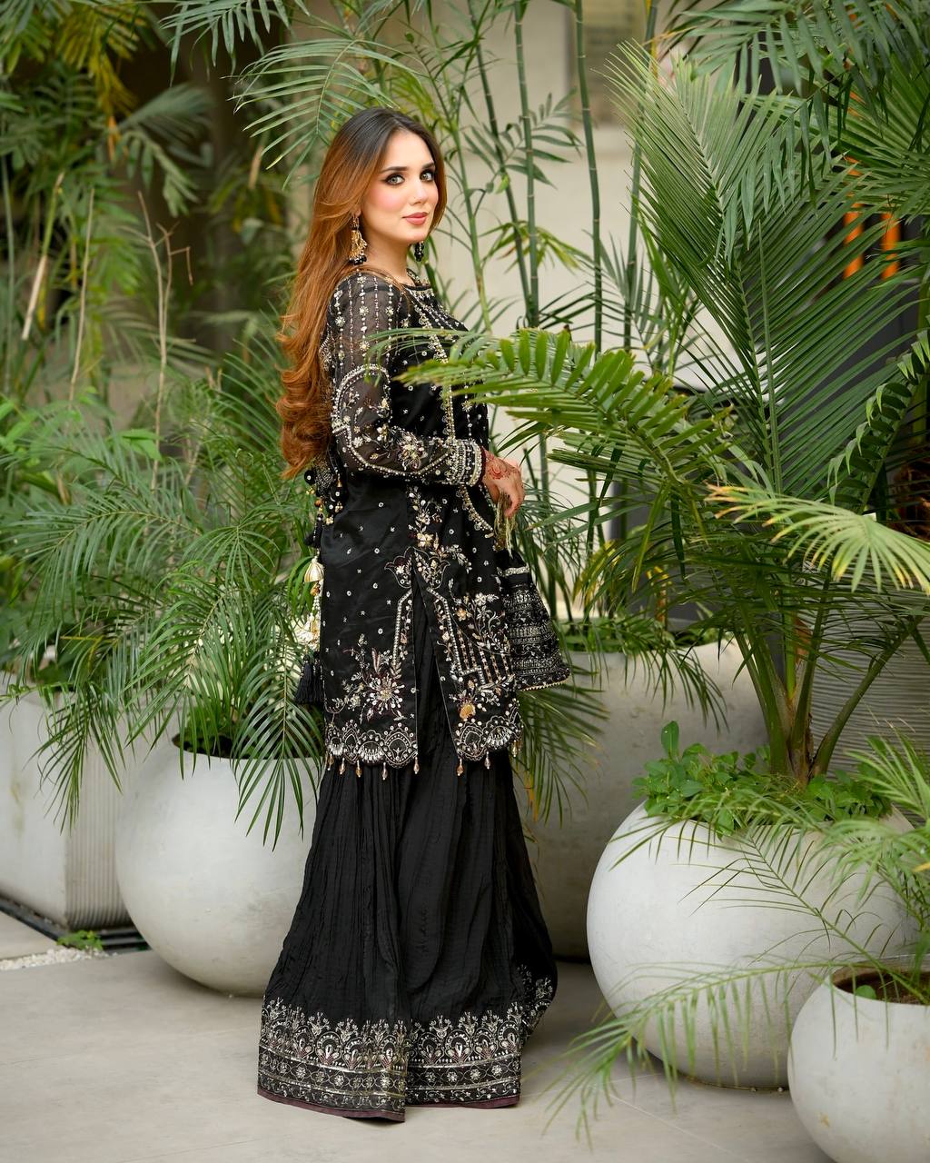 *Launching New Đěsigner Party Wear Look Pur Heavy Faux Georgette Top Plazzo & Dupatta Set*