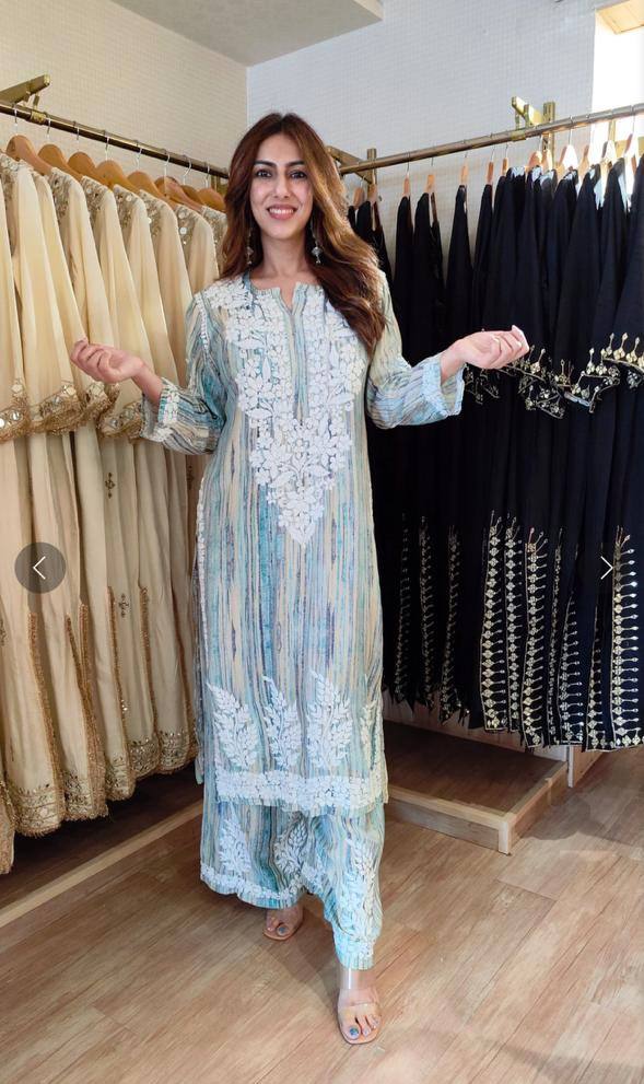 THIS SUMMER SEASON, TRY OUR DESIGNER PAIR WITH EMBROIDERED WORK IN 2 DIFFERENT PRINTS